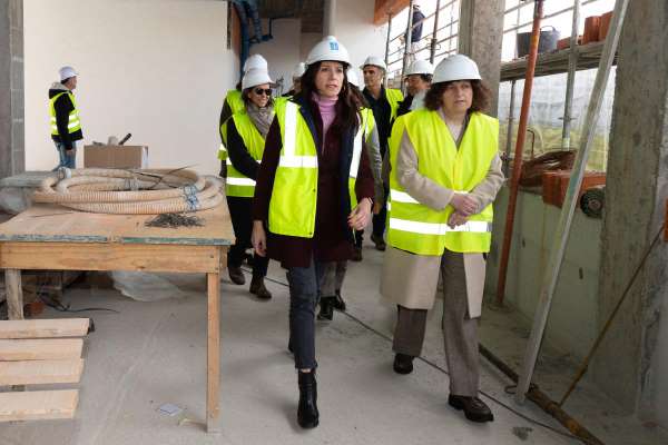 María M. Allegue avanza que as 24 vivendas de promoción pública no Castiñeiriño, no concello de Santiago, estarán rematadas este ano