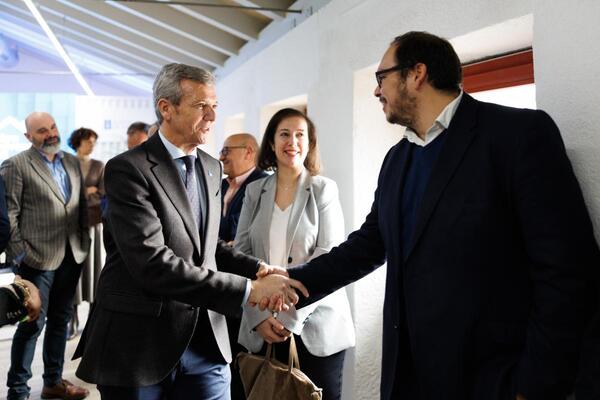 Rueda pide ás empresas construtoras a súa colaboración para cumprir o obxectivo de chegar ás 10.000 vivendas públicas en 2030