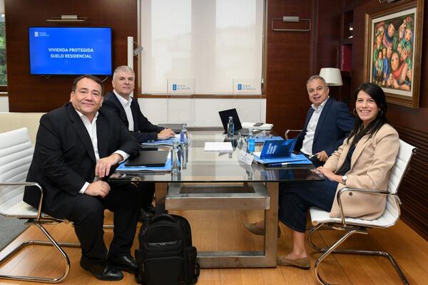 A conselleira María M. Allegue traslada ao presidente do ICO as medidas da Xunta para incentivar a vivenda protexida