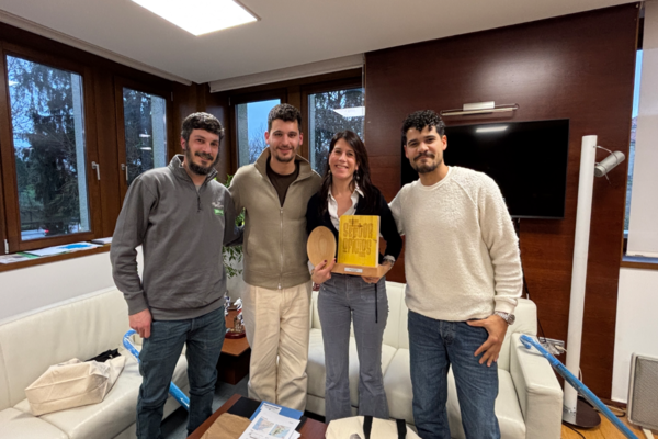 La conselleira Allegue se reúne con los tres jóvenes gallegos que fueron reconocidos en los Premios Sector Oficios