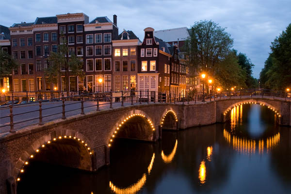 Os prezos da vivenda en Ámsterdam soben un 12% e expulsan ás familias de clase media fose da cidade