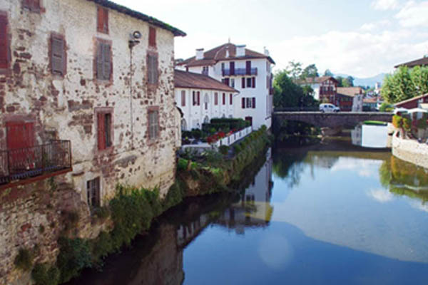  O Concello de Pamplona regula o imposto de vivendas baleiras