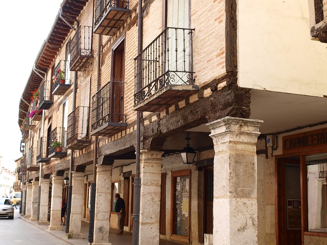 Publicado o decreto que modifica as normas de habitabilidade de Galicia e facilitará a reconversión de baixos comerciais en vivendas