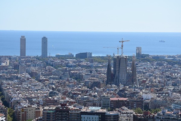 Barcelona lidera o esforzo económico para acceder ao alugueiro, cun 41% dos ingresos familiares, segundo Idealista