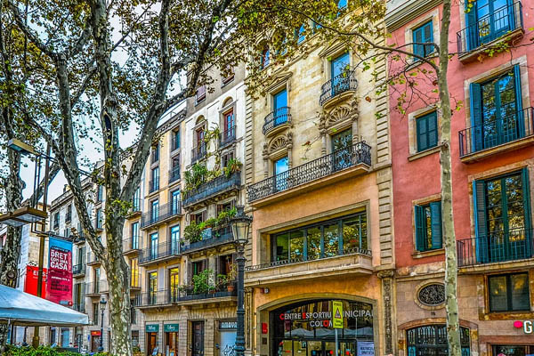 O Concello de Barcelona merca 114 pisos sociais