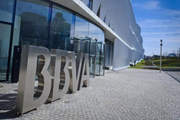 O BBVA reduce as expectativas de crecemento do investimento en vivenda en España