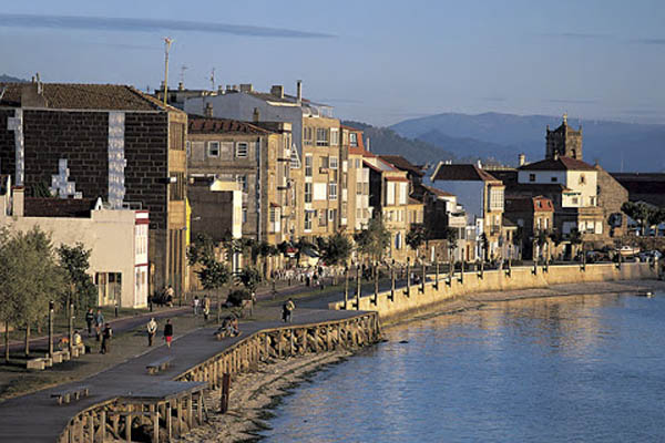 El Concello de Vigo impulsa 50 proyectos de rehabilitación en el barrio de Bouzas