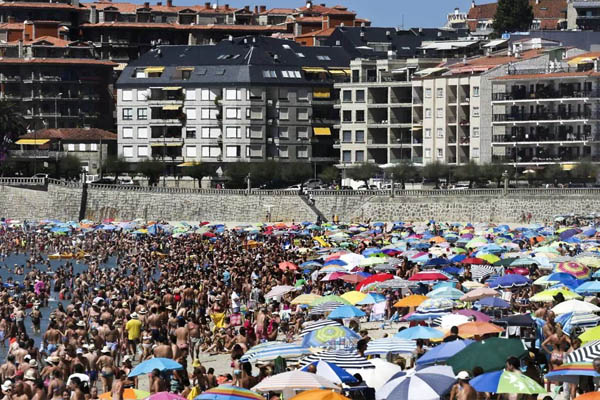 Disparase o alugueiro nas cidades galegas a causa das vivendas turísticas e a actividade laboral
