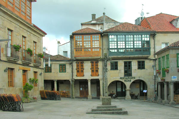 A Asociación de consumidores Rías Baixas denuncian abusos nos contratos de alugueiros en Pontevedra