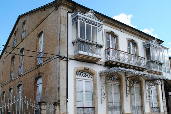 A banca e os fondos de inversión xestionan en España máis de 240.000 vivendas