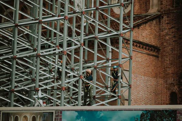 Os permisos para obras de rehabilitación superan o 54% en 14 municipios galegos, segundo o IGE