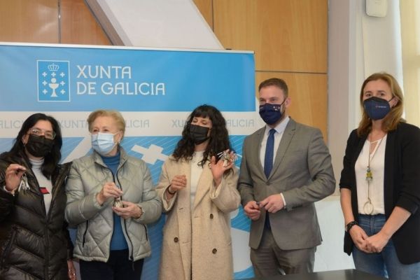 A Xunta entrega catro vivendas de promoción pública na cidade da Coruña