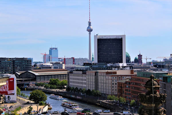 A cidade de Berlín planea celebrar un referéndum para expropiar miles de vivendas aos grandes xigantes inmobiliarios