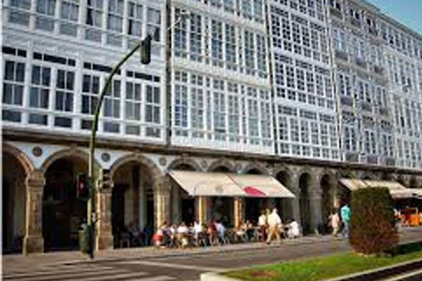 No mes de xullo o prezo da vivenda usada baixou en Galicia e subiu en España