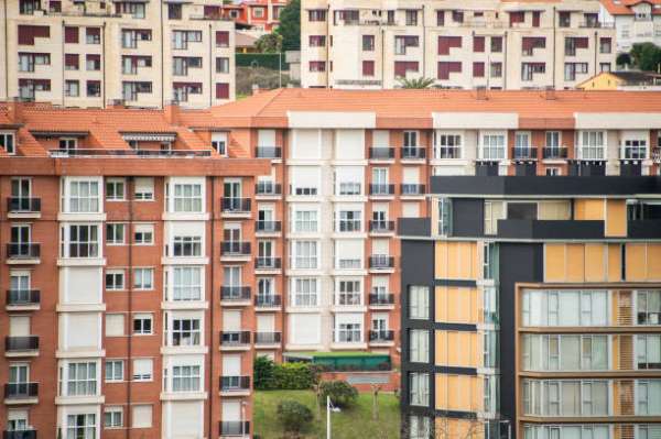 A Coruña é a cidade de Galicia con maior número de anos de ingresos para mercar unha vivenda de dous dormitorios
