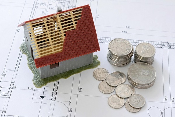 Comprar unha vivenda en España esixe un esforzo económico case nove veces superior ao da eurozona, segundo o Banco de España