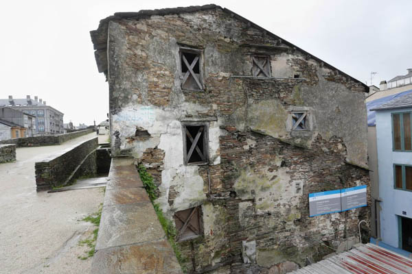 Medio Ambiente concede axudas por importe de máis de 1,5 millóns de euros para rehabilitar 42 vivendas de titularidade municipal en 20 concellos