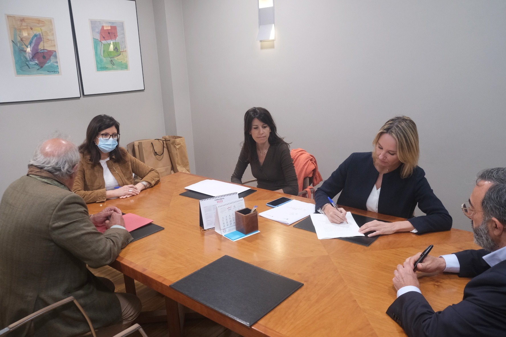 A Xunta cede cinco vivendas e dous locais ao concello de Vigo nos ámbitos de Cambeses e Chantada