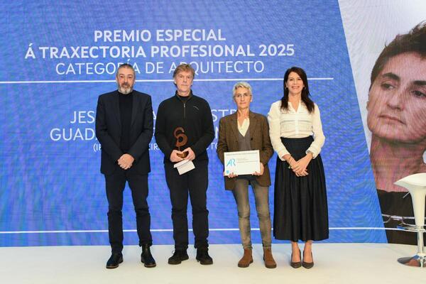 A Xunta recoñece as traxectorias profesionais de Jesús Irisarri, Guadalupe Piñera e Roberto Medín nos Premios de Arquitectura e Rehabilitación de Galicia 2025