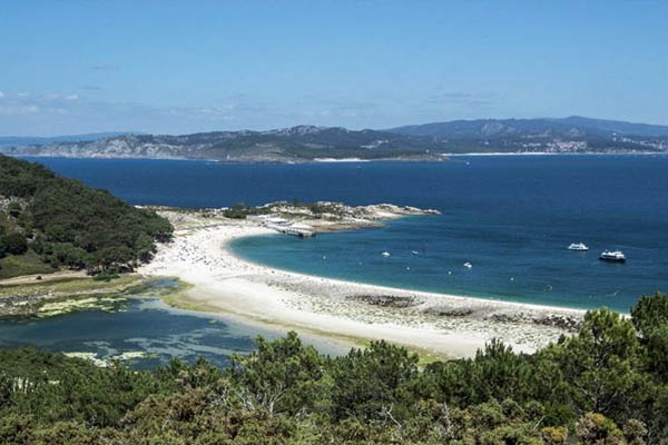 Medio Ambiente prevé convocar no vindeiro trimestre as primeiras axudas á rehabilitación na ARI insular do Parque Nacional Illas Atlánticas de Galicia