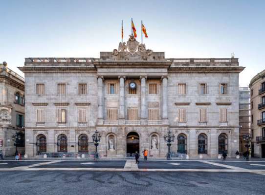 O prezo do alugueiro descendeu en Cataluña entre un 3% e un 5% no segundo semestre, coincidindo coa regulación de rendas