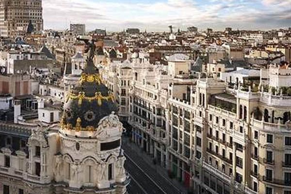Madrid pagará a fianza do alugueiro á mocidade no mercado privado se os seus ingresos son inferiores a 37.300 euros grazas ao Plan Integral de Alugueiro