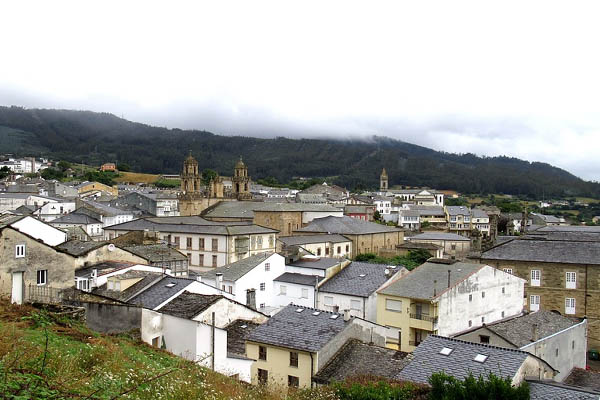 En Galicia destínase a sexta parte dos soldos para pagar as vivendas