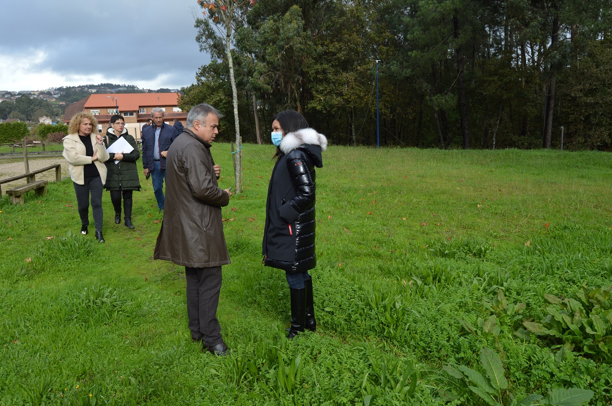 La Xunta supervisa los terrenos que cederá el Ayuntamiento de Mos para construir viviendas de promoción pública