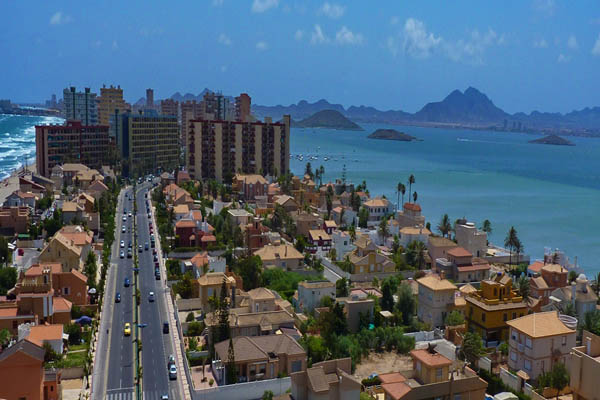 A costa muciana é única zona turística mediterránea onde os prezos da vivenda diminuiron segundo o portal Idealista