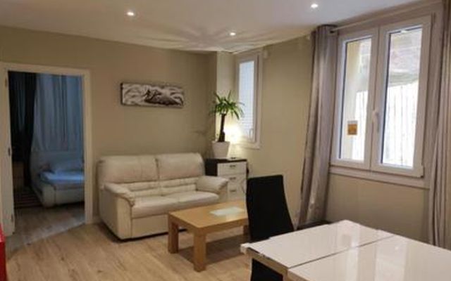 O Concello da Coruña esixe título municipal e alta no imposto de actividades para os pisos turísticos