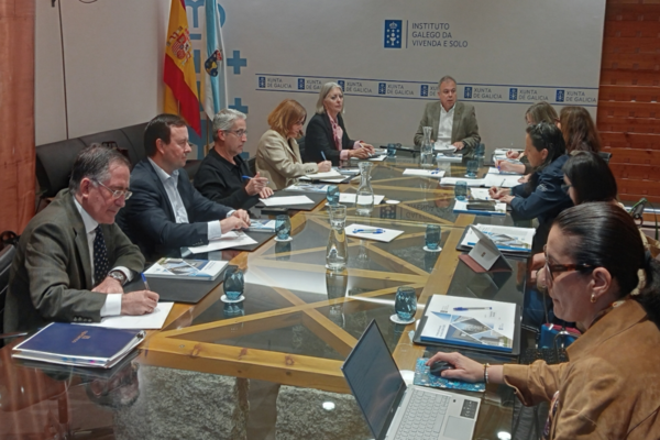 El Observatorio de Vivienda de Galicia aborda el Plan estatal de Vivienda 2026-2030 y los proyectos de interés autonómico que tiene en marcha la Xunta