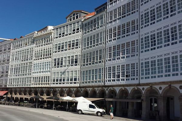 O alugueiro chega a oscilar 400 euros entre o centro e a periferia da Coruña