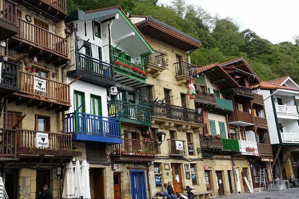 O Goberno vasco abre unha brecha cos socialistas e recorre ao Constitucional a lei vivenda por “invasión competencial”