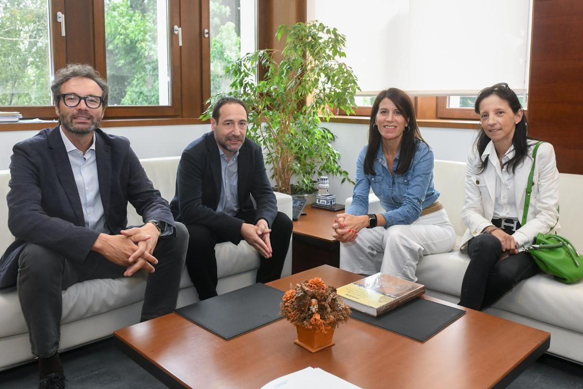 A conselleira Martínez Allegue salienta a figura dos arquitectos técnicos, imprescindible nas actuacións de edificación