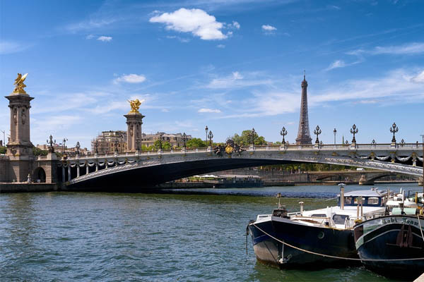 A nova lei de vivenda en Francia permitirá ós concellos limitar as subidas dos alugueiros