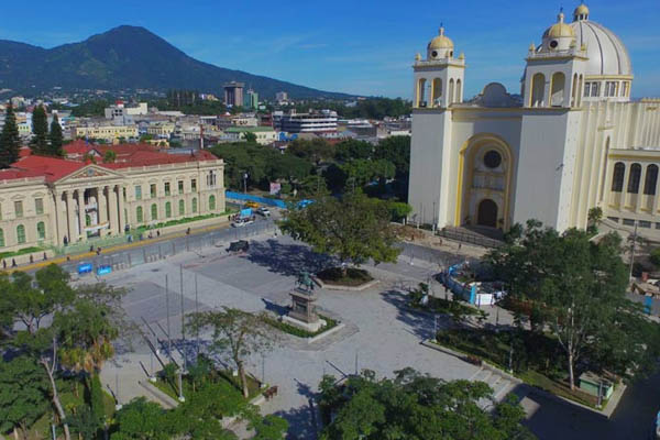 A Unión Europea e a organización We Effect traballarán para promover o dereito da vivenda no Salvador