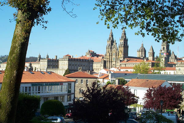 Os propietarios dos pisos turísticos decidirán se defenden os seus intereses fronte ao goberno local de Santiago