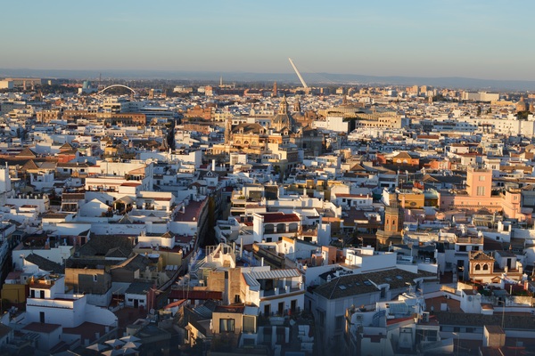 O alcalde de Sevilla anuncia a ampliación da súa estratexia de vivenda protexida con solo para 30.000 novos fogares