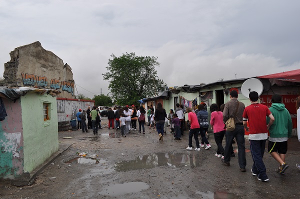 A Comunidade e o Concello de Madrid inician a reinserción de 150 familias da Cañada Real