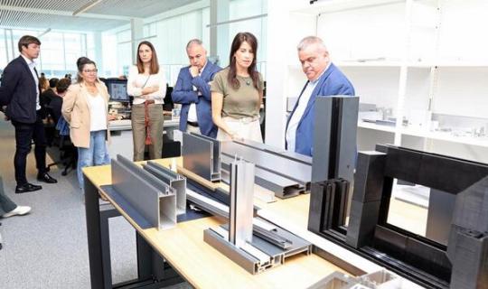 Allegue visita Cortizo e asegura que “o futuro pasa pola construción industrializada das vivendas”