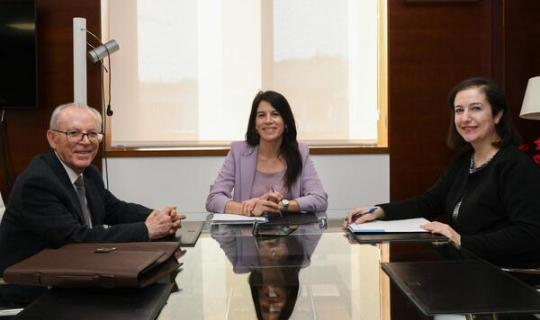 A conselleira Allegue mantén unha reunión de traballo co alcalde de Vilamarín