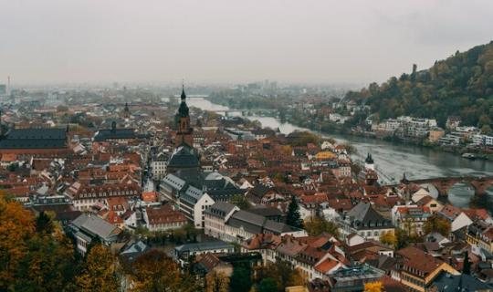 As licenzas de obra en Alemaña medran, pero o sector advirte dun déficit estrutural de vivenda, segundo Destatis