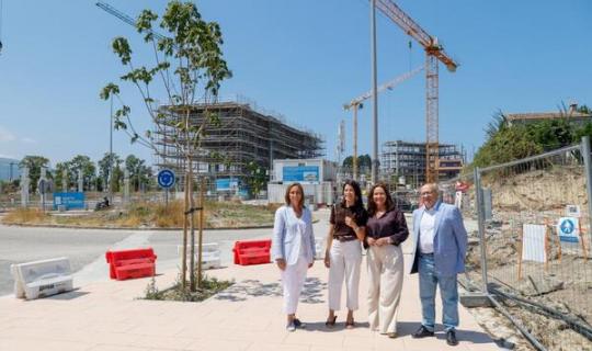 Allegue destaca en Vigo a última licitación de obras das máis de 900 vivendas de promoción pública en Navia