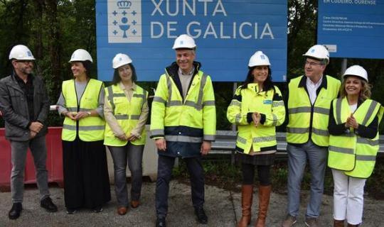 A Xunta instala unha pasarela peonil paralela á ponte da estrada OU-150 en Cudeiro, en Ourense