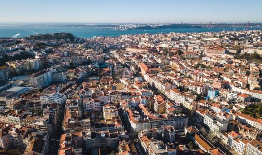 Portugal rexistra a maior subida mundial dos prezos reais da vivenda no primeiro trimestre, cun 15% interanual, segundo o BIS
