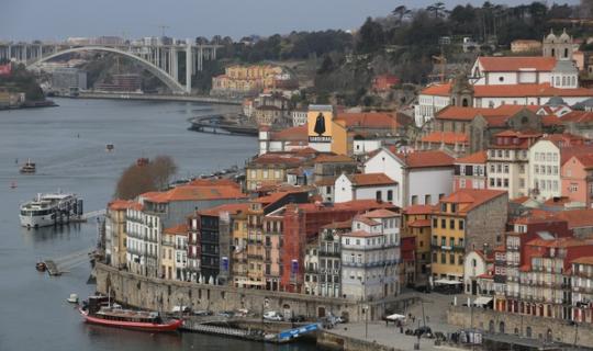 O valor da vivenda alcanza o máximo histórico con 2.151 €/m² en Portugal, cun aumento do 16,5 % no último ano, segundo o INE portugués