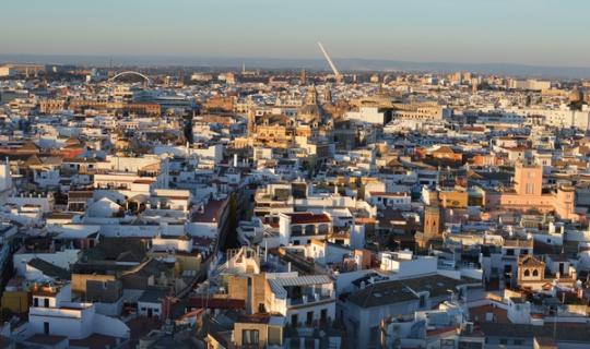 O alcalde de Sevilla anuncia a ampliación da súa estratexia de vivenda protexida con solo para 30.000 novos fogares