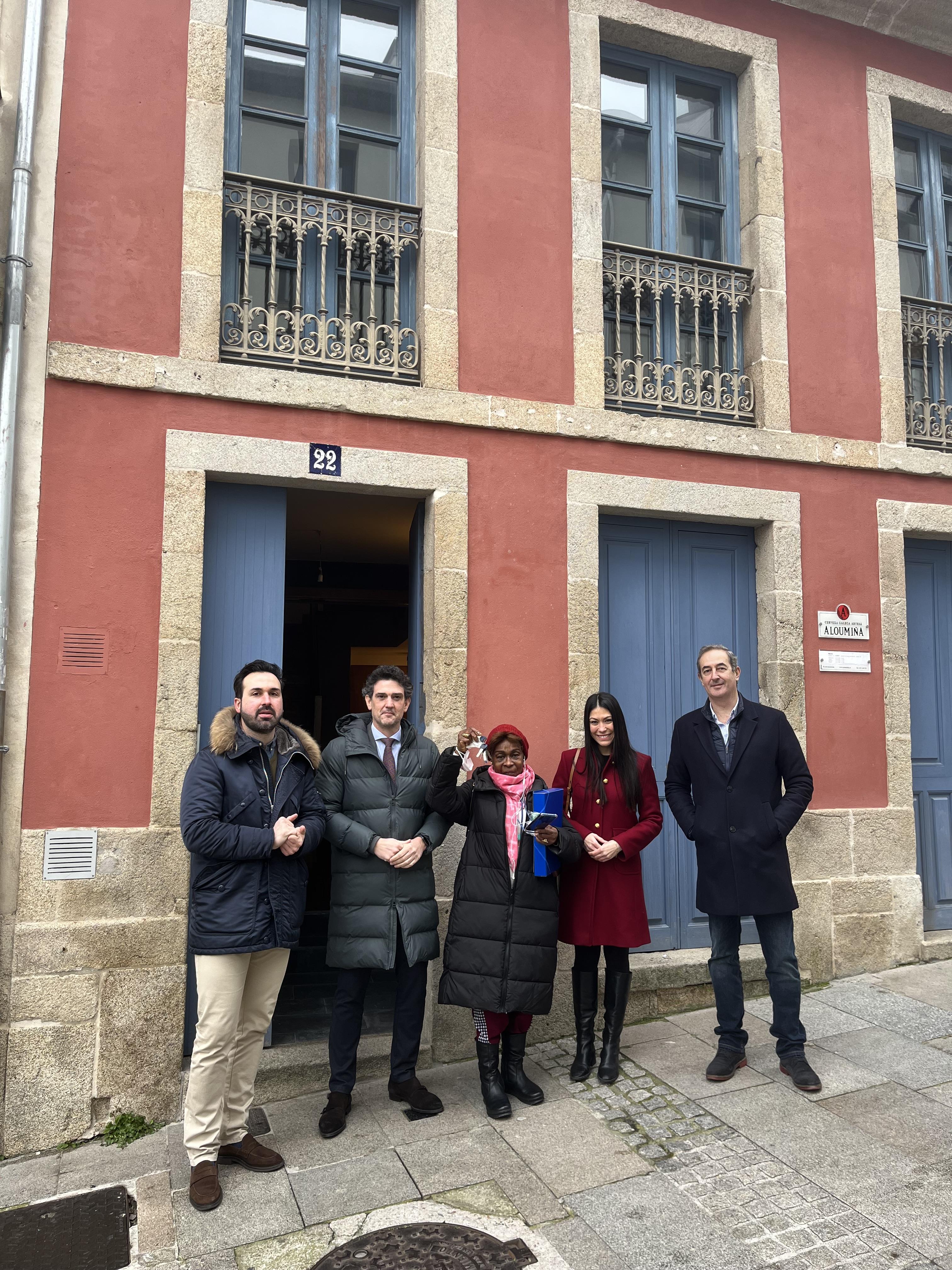 Entregada una vivienda de promoción pública en la calle Tinería, en Lugo