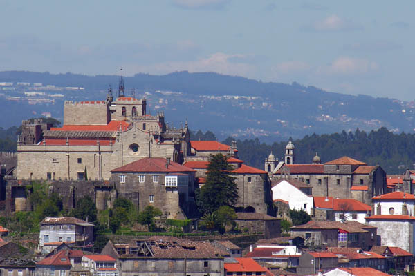 A Asociación Afectados de Paramos-Guilarei informa que o estado financiará o desescombro da zona cero de Paramos pero non o executará