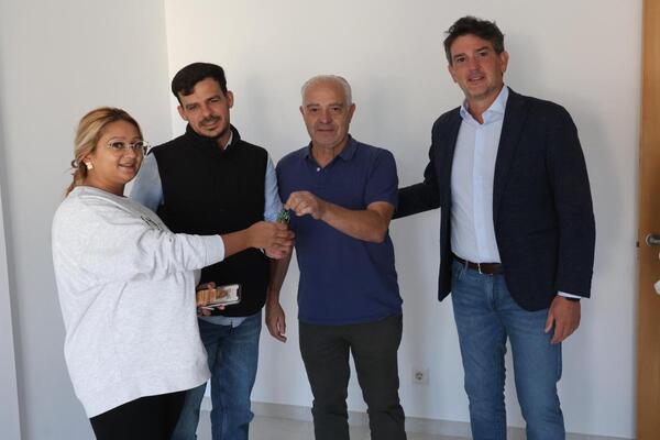 A Xunta entrega dúas vivendas de promoción pública en réxime de alugueiro en Quiroga